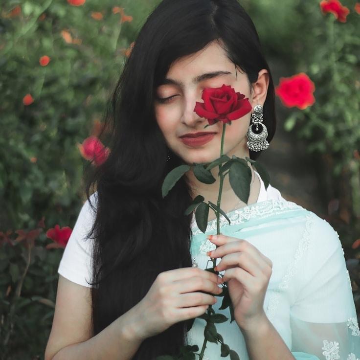 Casey Park, Client Relations Director, discussing corporate gifting strategy with business clients